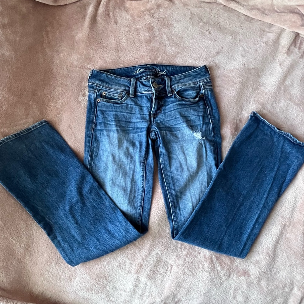 Size 2 American Eagle Low Waisted Jeans